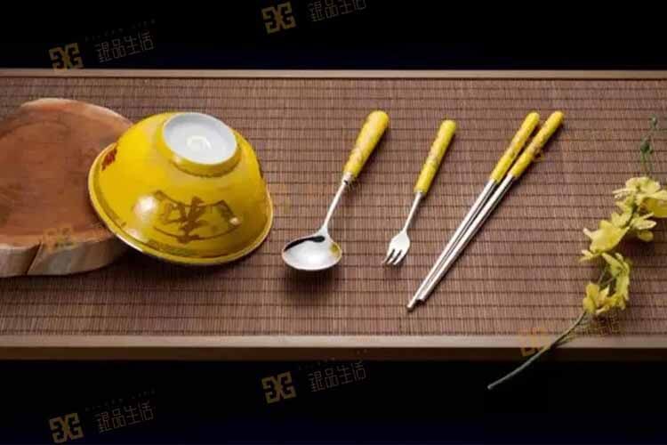 潮湿环境下银餐具应该如何进行保养