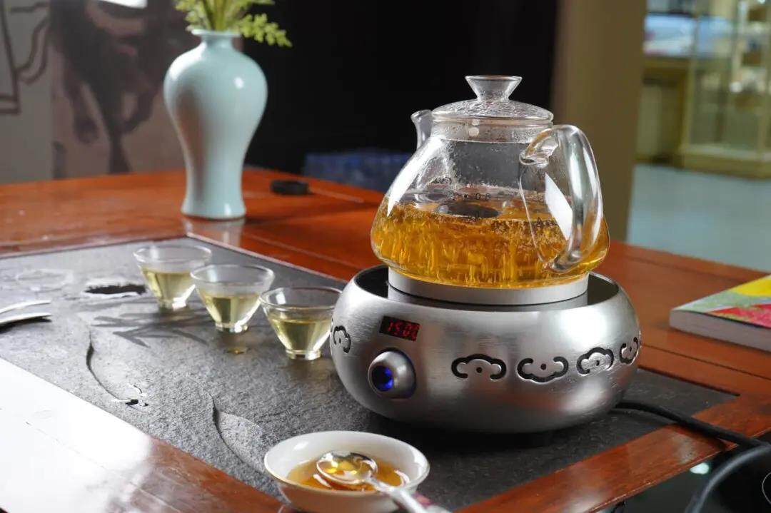 银壶 | 茶事中的雅物，让茶更好喝的神器